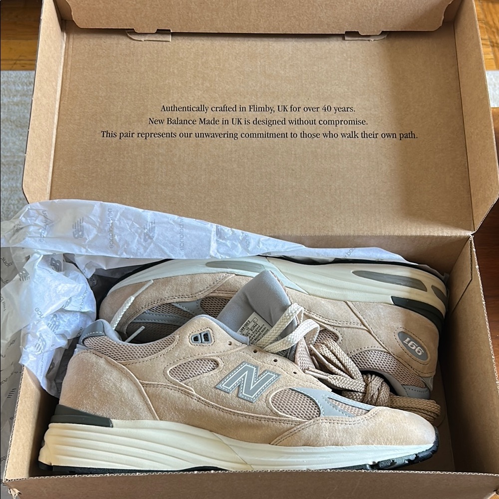 New Balance Classic Beige Trainers